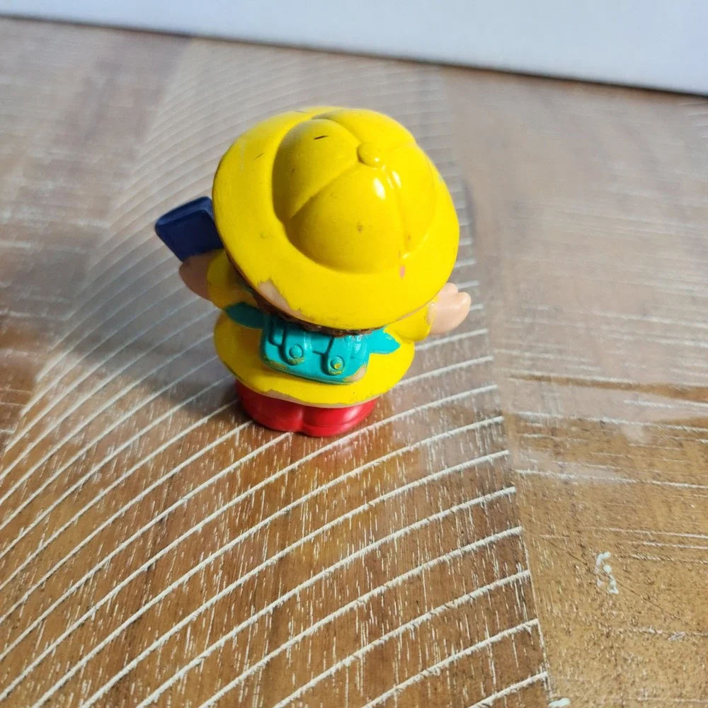 Fisher-Price Little People Sonya Lee Safari Explorer Yellow Outfit Figure 2005
